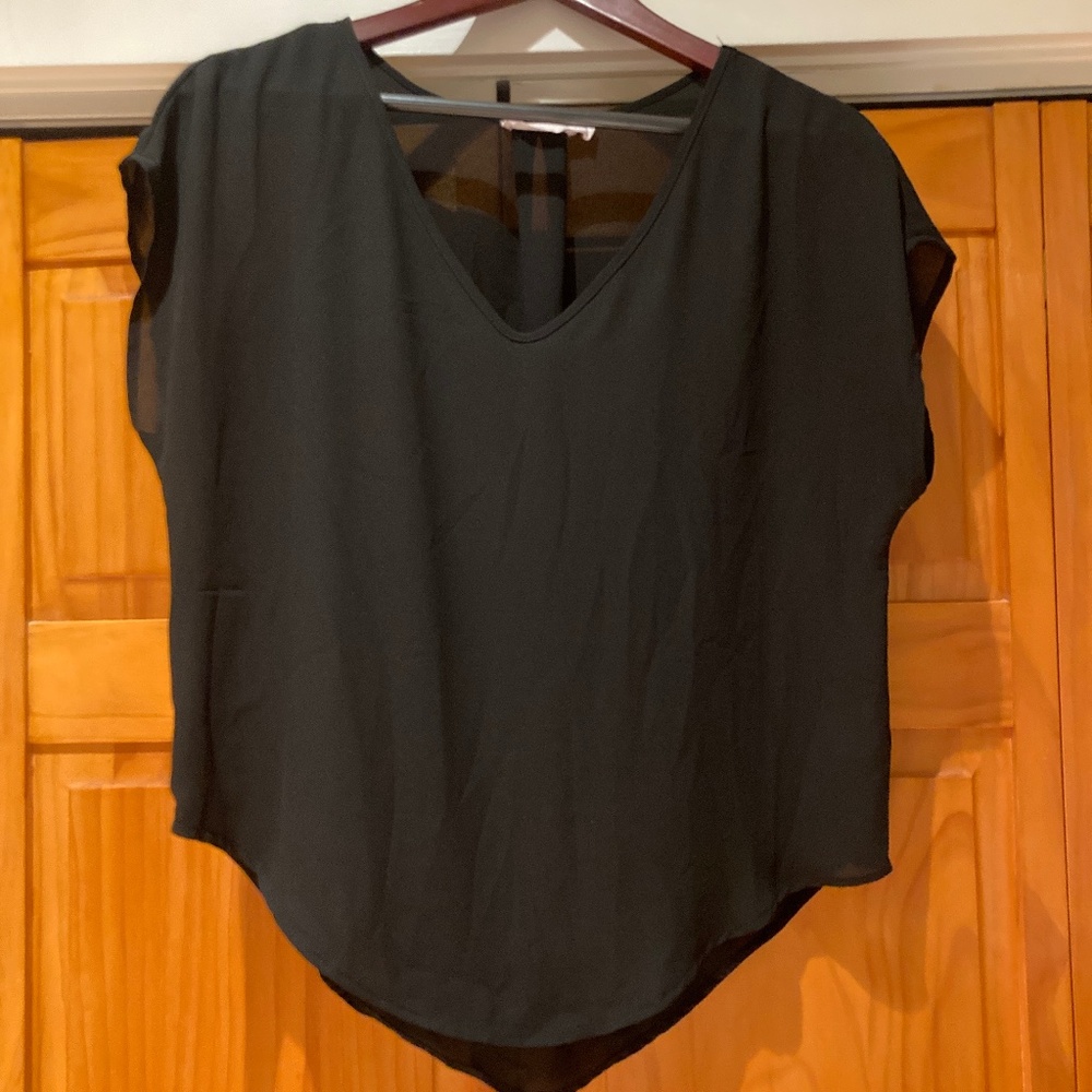 Lush Black Flowy Sleeveless Blouse Top Size Small, V-Neck